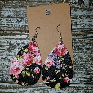 💃5 for $20🕺:Black Floral teardrop Earrings